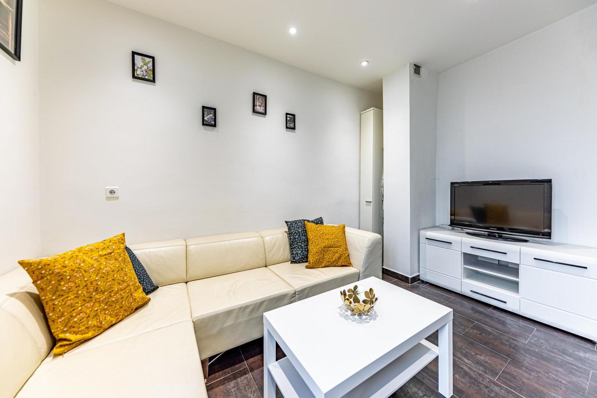Hub Close To Main Station By Jr Apartamento *